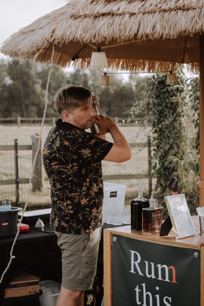 Eventfotograf-Bremen-Ein-Barkeeper